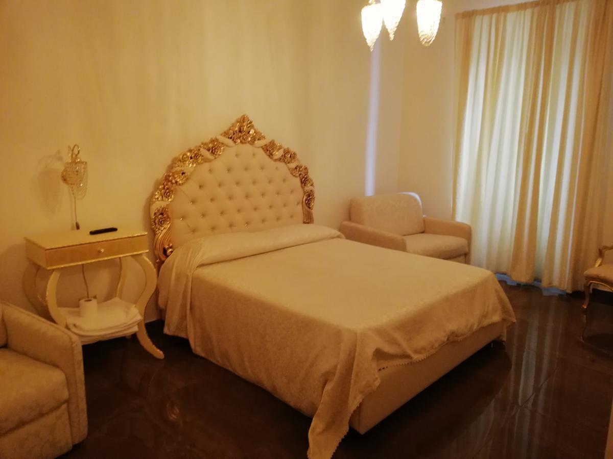 Bed and Breakfast Beb Mariafrancesca Неаполь Экстерьер фото